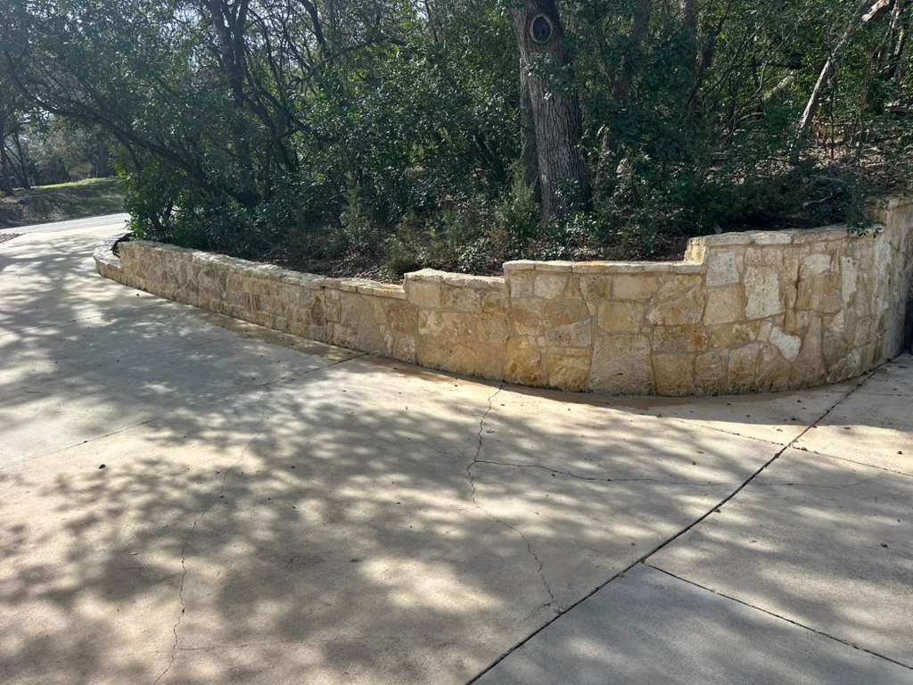 Retaining wall before cleaning